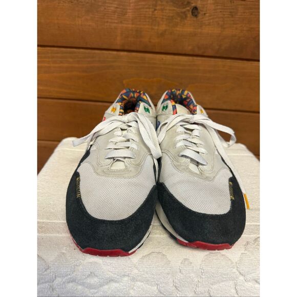 Nike Mens Air Max 1 sneakers in the \